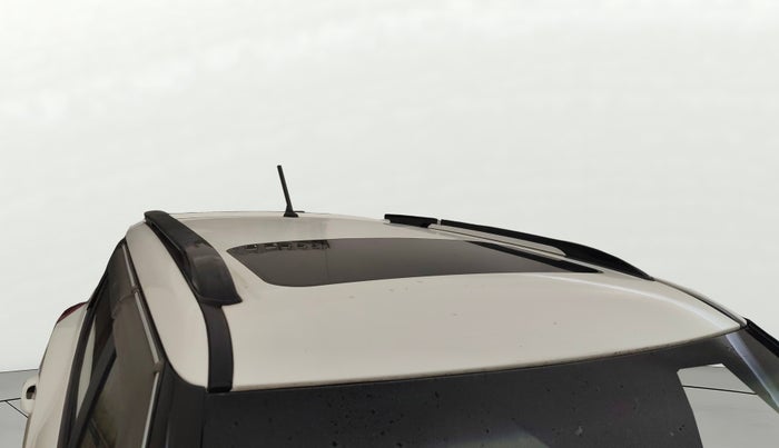 2022 Mahindra XUV300 W8 (O) 1.2 PETROL, Petrol, Manual, 38,272 km, Roof