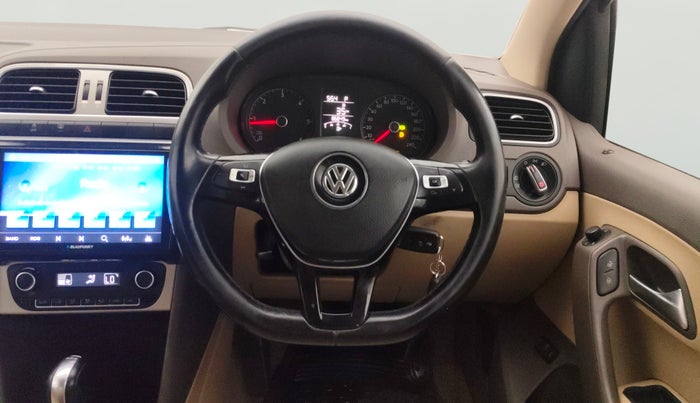 2016 Volkswagen Vento HIGHLINE 1.5 AT, Diesel, Automatic, 86,836 km, Steering Wheel Close Up