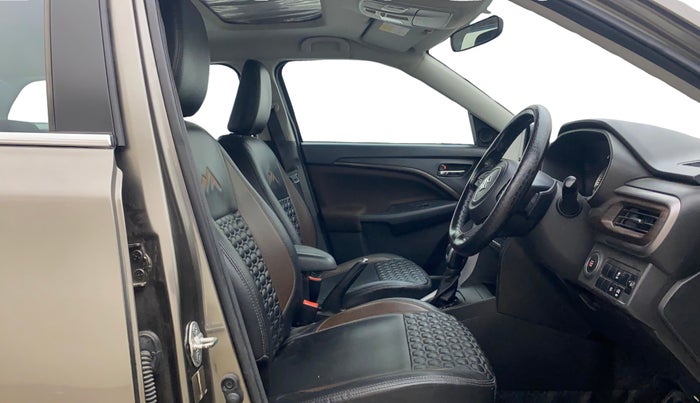 2022 Maruti BREZZA ZXI AT SMART HYBRID, Petrol, Automatic, 35,864 km, Right Side Front Door Cabin