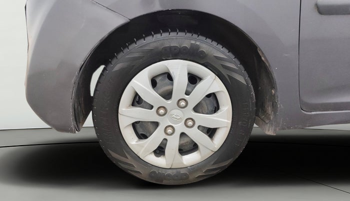 2016 Hyundai Eon MAGNA +, Petrol, Manual, 84,098 km, Left Front Wheel