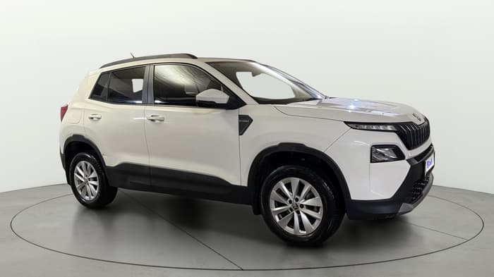 2026 Skoda Kylaq Signature AT, Petrol, Automatic, 11,586 km, Right Front Diagonal