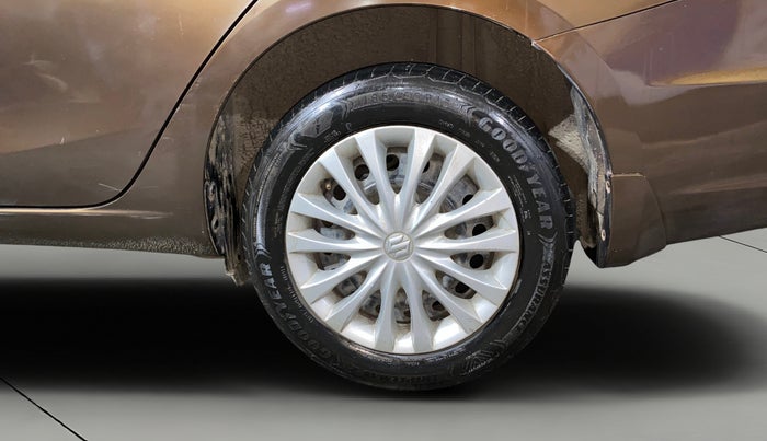 2014 Maruti Ciaz VXI, Petrol, Manual, 45,312 km, Left Rear Wheel