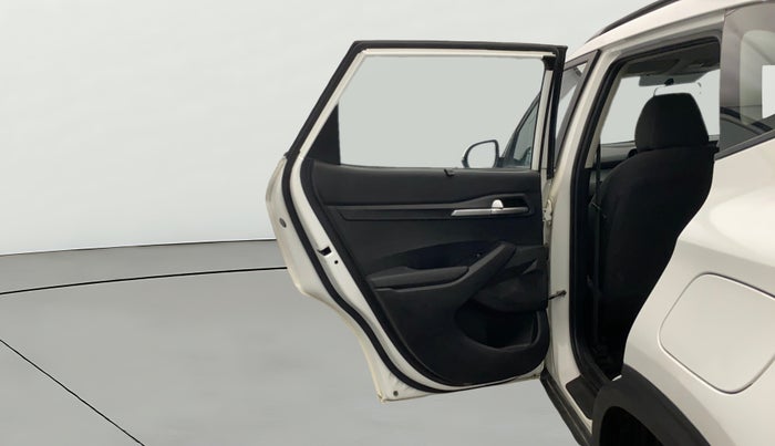 2023 KIA SELTOS  HTK 1.5 PETROL MT, Petrol, Manual, 20,556 km, LHS Rear Door