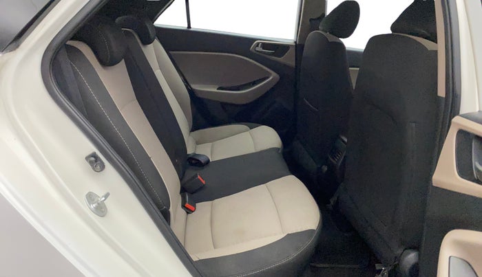 2016 Hyundai Elite i20 ASTA 1.2 (O), Petrol, Manual, 84,649 km, Right Side Rear Door Cabin