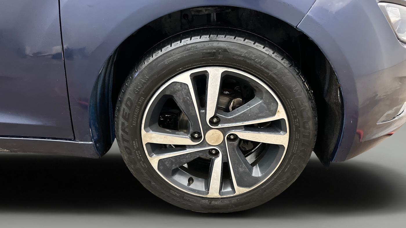 2023 Tata ALTROZ XZ Plus Sunroof i-Turbo , Petrol, Manual, 53,719 km, Right Front Wheel