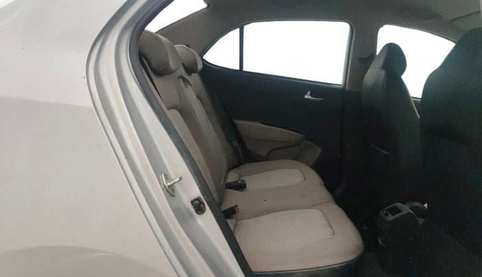 2015 Hyundai Xcent S 1.2, Petrol, Manual, 25,456 km, Right Side Rear Door Cabin