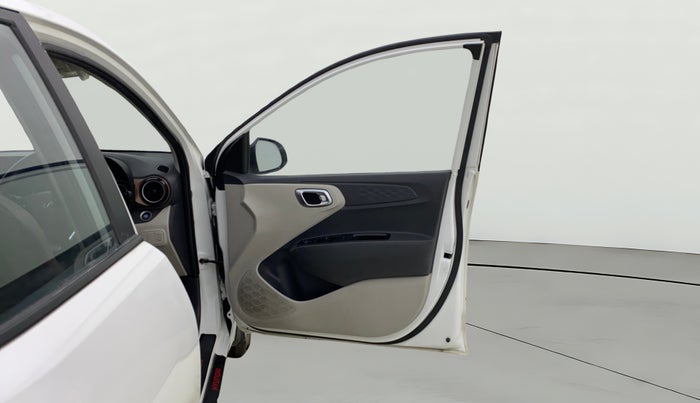 2021 Hyundai AURA SX 1.2, Petrol, Manual, 74,307 km, RHS Front Door