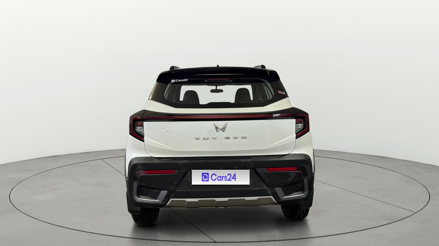2025 Mahindra XUV 3XO MX3 Pro 1.2 L TCMPFi, Petrol, Manual, 5,280 km, Back/Rear
