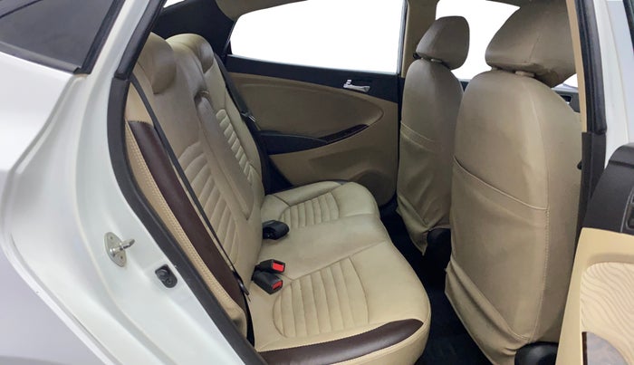 2013 Hyundai Verna FLUIDIC 1.6 VTVT EX, Petrol, Manual, 94,627 km, Right Side Rear Door Cabin