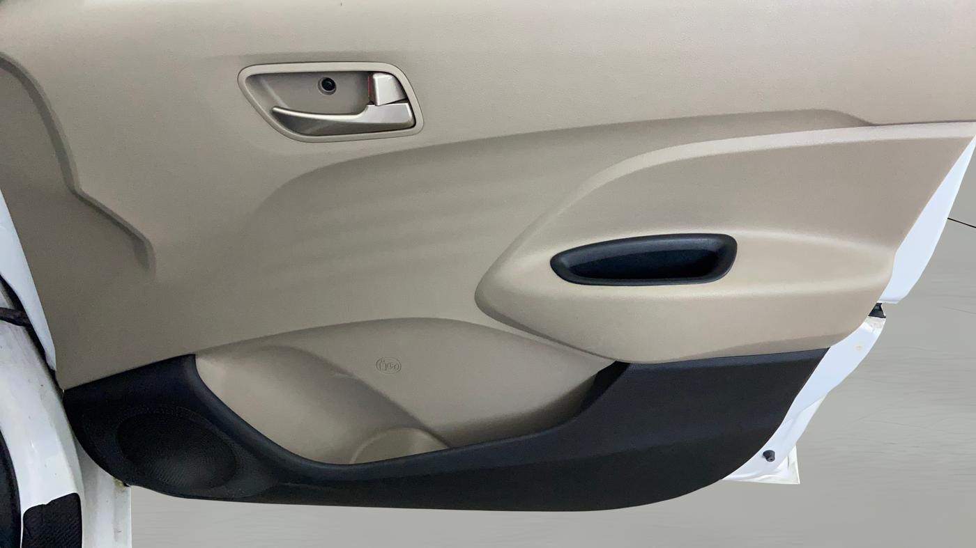 2019 Hyundai NEW SANTRO MAGNA, Petrol, Manual, 50,484 km, Driver Side Door Panels Control