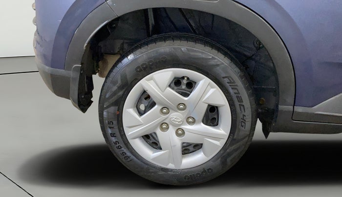 2022 Hyundai VENUE S 1.2, Petrol, Manual, 11,694 km, Right Rear Wheel