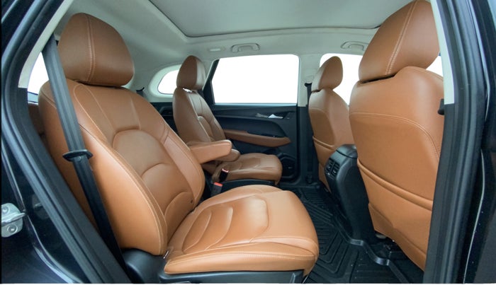 2021 MG HECTOR SHARP 1.5 PETROL CVT, Petrol, Automatic, 63,586 km, Right Side Rear Door Cabin