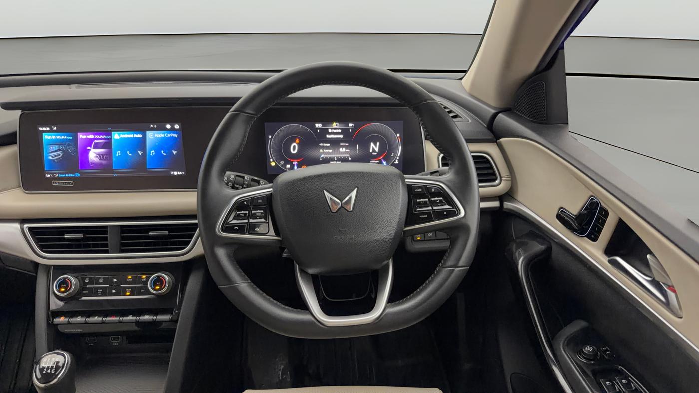 2023 Mahindra XUV700 AX 7 P MT 7 STR, Petrol, Manual, 60,592 km, Steering Wheel Close Up