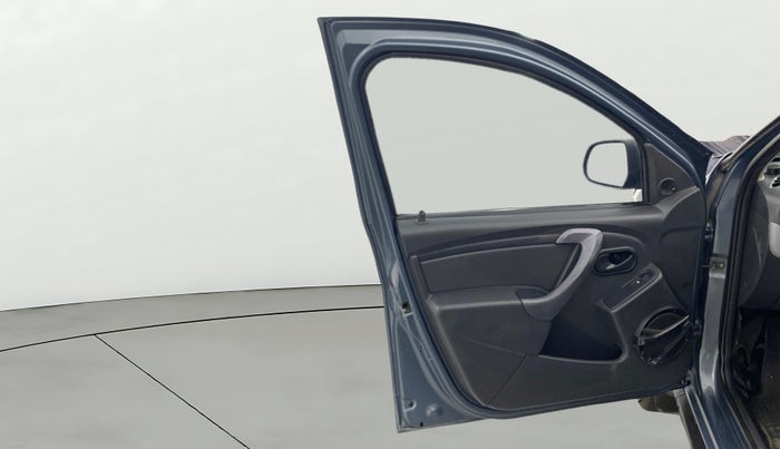 2014 Renault Duster RXE PETROL, Petrol, Manual, 43,030 km, LHS Front Door