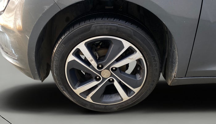 2022 Tata ALTROZ XZ PETROL, Petrol, Manual, 13,803 km, Left Front Wheel