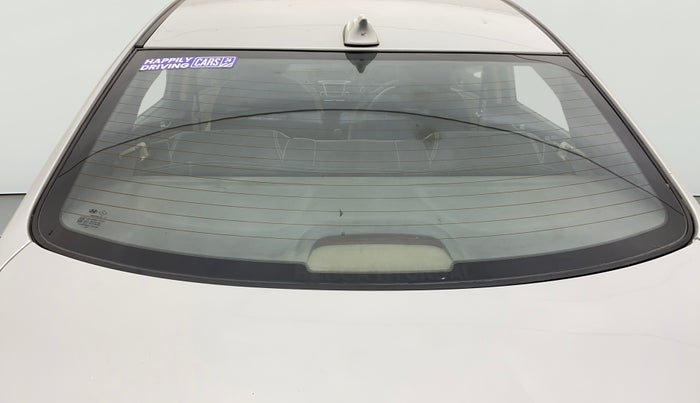 2015 Hyundai Verna FLUIDIC 4S 1.6 VTVT S(O), Petrol, Manual, 1,20,871 km, Rear Windshield
