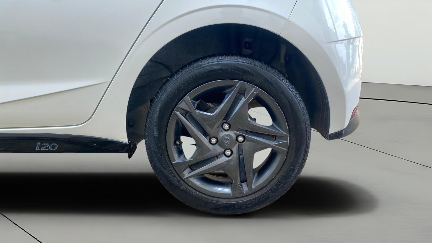 2022 Hyundai NEW I20 Sportz 1.2 IVT, Petrol, Automatic, 50,396 km, Left Rear Wheel