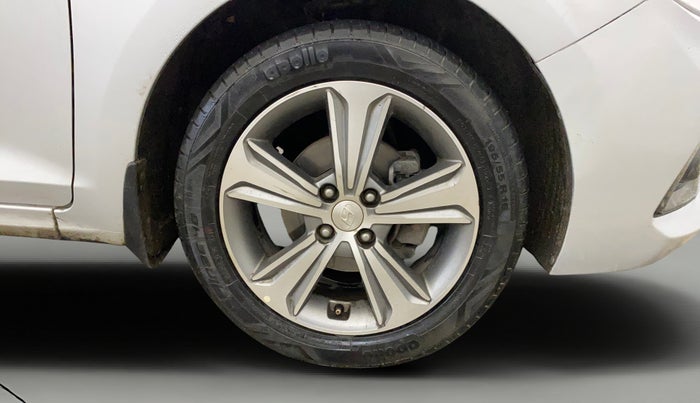 2018 Hyundai Verna 1.6 VTVT SX, Petrol, Manual, 78,038 km, Right Front Wheel