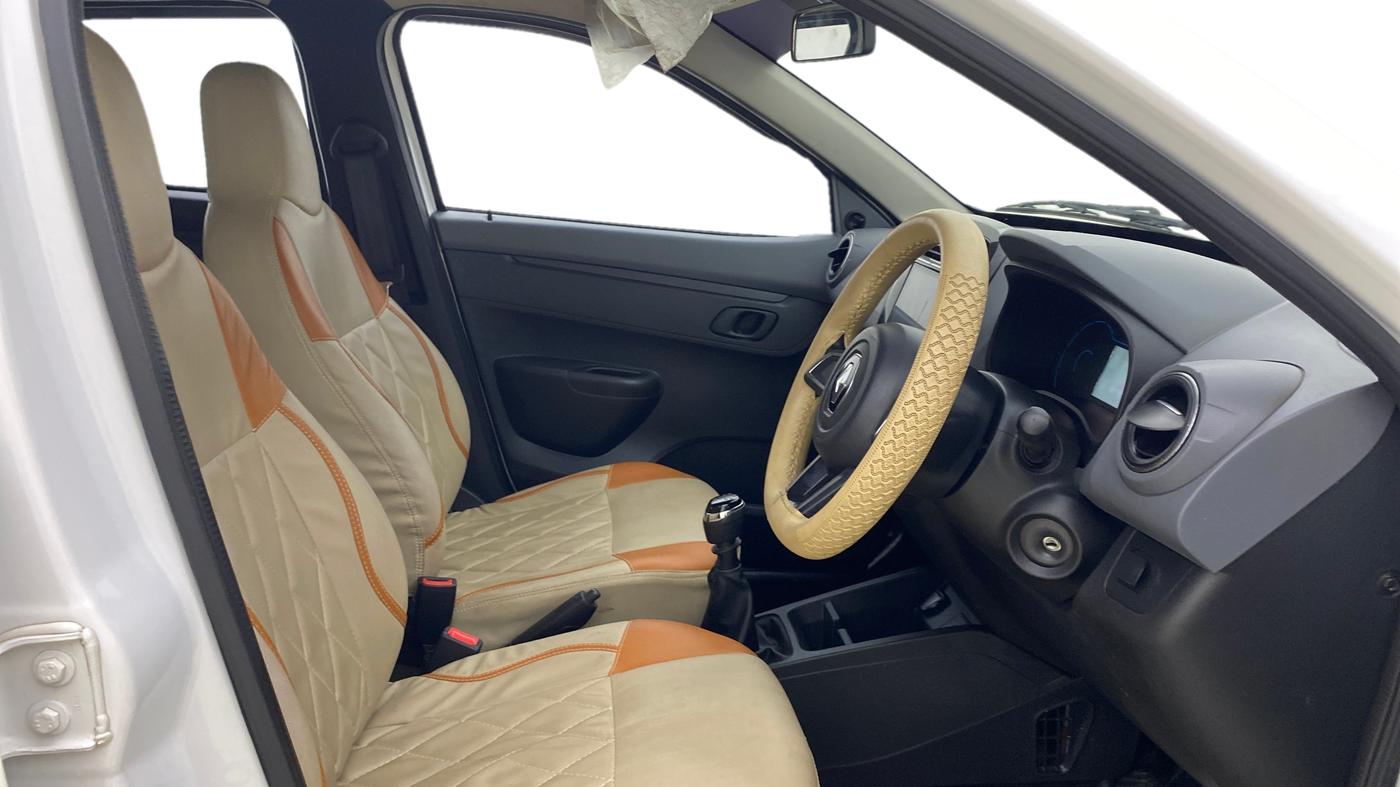 2021 Renault Kwid RXT 1.0 (O), Petrol, Manual, 37,480 km, Right Side Front Door Cabin