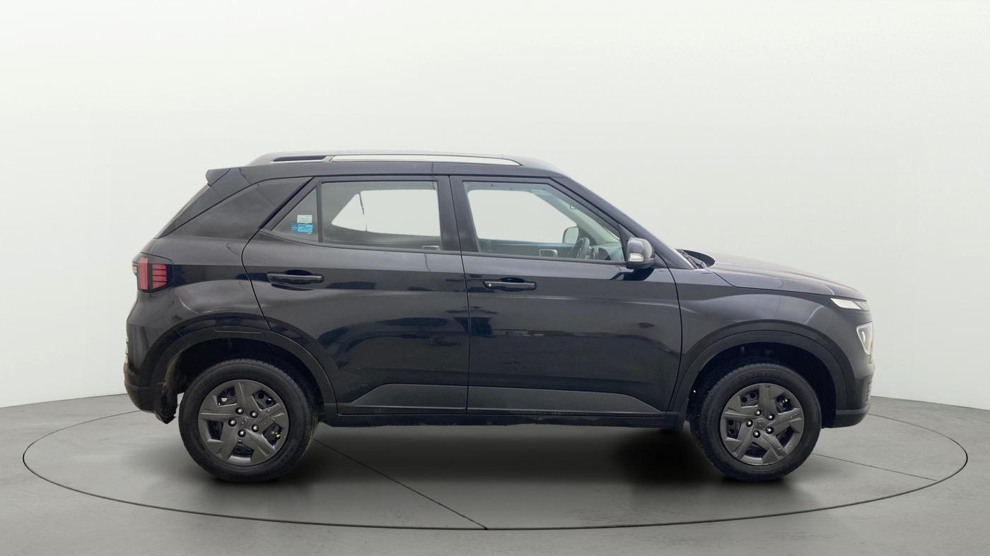 2023 Hyundai VENUE S(O) 1.2, Petrol, Manual, 18,060 km, Right Side View