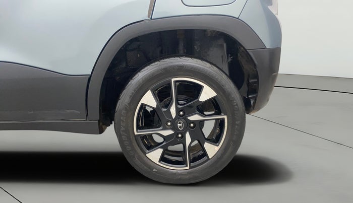 2023 Tata PUNCH ACCOMPLISHED DAZZLE SUNROOF CNG MT, CNG, Manual, 31,882 km, Left Rear Wheel