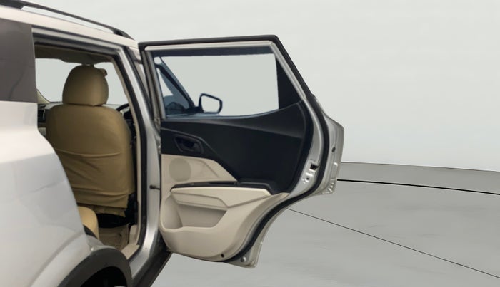 2019 Mahindra XUV300 W6 1.5 DIESEL, Diesel, Manual, 88,443 km, RHS Rear Door