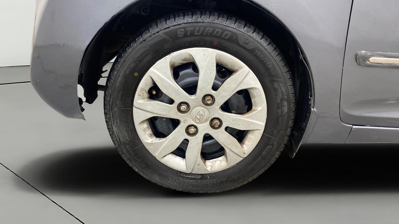 2018 Hyundai Eon SPORTZ, Petrol, Manual, 1,02,544 km, Left Front Wheel