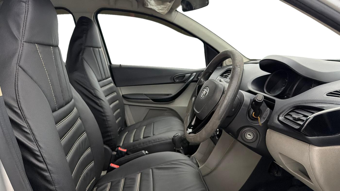 2018 Tata Tiago XT PETROL, Petrol, Manual, 84,108 km, Right Side Front Door Cabin