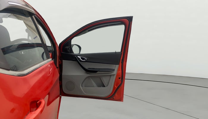 2020 Tata Tiago XZA PLUS PETROL, Petrol, Automatic, 1,25,942 km, RHS Front Door