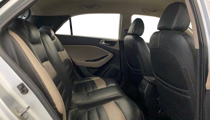 2019 Hyundai Elite i20 SPORTZ PLUS 1.2, Petrol, Manual, 34,066 km, Right Side Rear Door Cabin