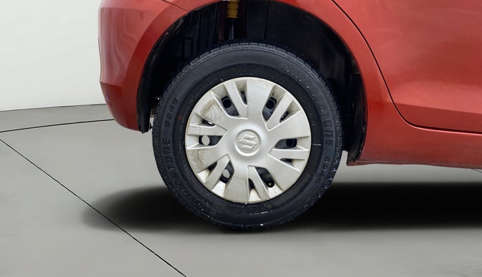 2013 Maruti Swift VXI, Petrol, Manual, 1,06,812 km, Right Rear Wheel