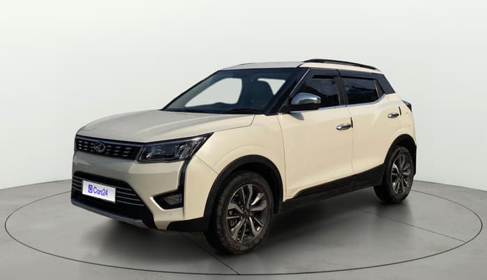 2021 Mahindra XUV300 W8 (O) 1.5 DIESEL, Diesel, Manual, 80,893 km, Left Front Diagonal