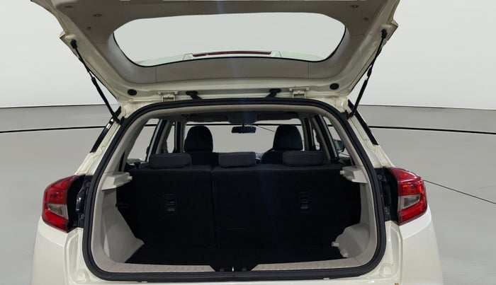 2019 Mahindra XUV300 W6 1.2 PETROL, Petrol, Manual, 83,366 km, Boot Open Zoomed View