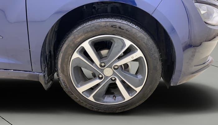 2024 Tata ALTROZ  XZ Plus (O) (S), Petrol, Manual, 12,400 km, Right Front Wheel