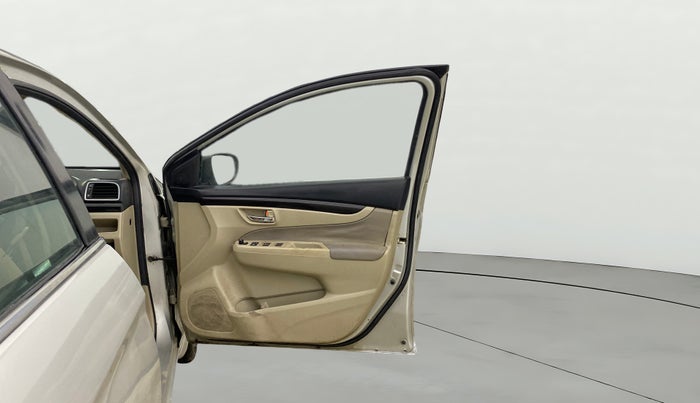 2015 Maruti Ciaz ZXI, Petrol, Manual, 70,857 km, RHS Front Door