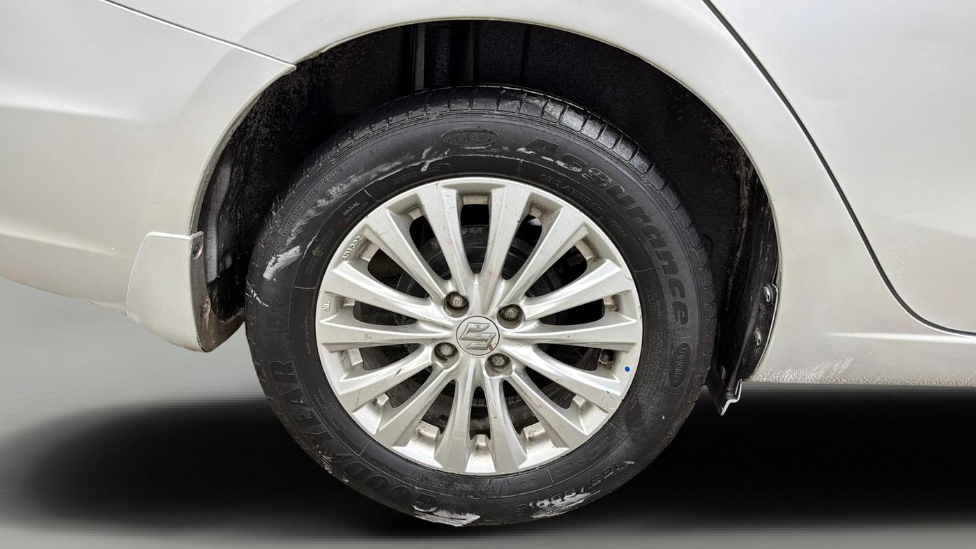 2016 Maruti Ciaz ZXI AT, Petrol, Automatic, 97,097 km, Right Rear Wheel