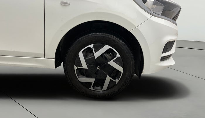 2025 Tata Tiago XM CNG, CNG, Manual, 3,036 km, Right Front Wheel