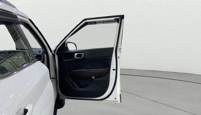 2023 Hyundai VENUE SX 1.5 CRDI, Diesel, Manual, 34,622 km, RHS Front Door