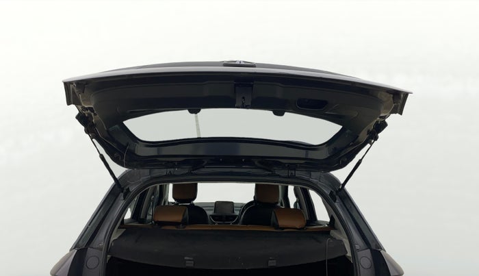 2020 Tata ALTROZ XZ DIESEL, Diesel, Manual, 1,08,010 km, Boot Door Open