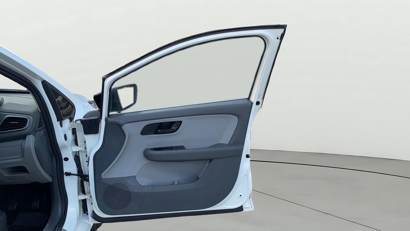 2020 Tata ALTROZ XE PETROL, Petrol, Manual, 48,742 km, RHS Front Door