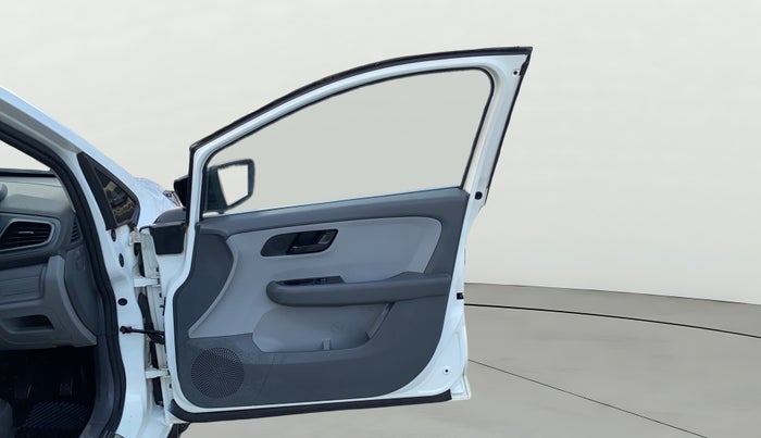 2020 Tata ALTROZ XE PETROL, Petrol, Manual, 48,742 km, RHS Front Door