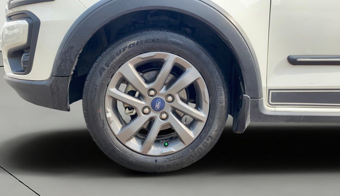 2020 Ford FREESTYLE TITANIUM 1.2 PETROL, Petrol, Manual, 40,975 km, Left Front Wheel