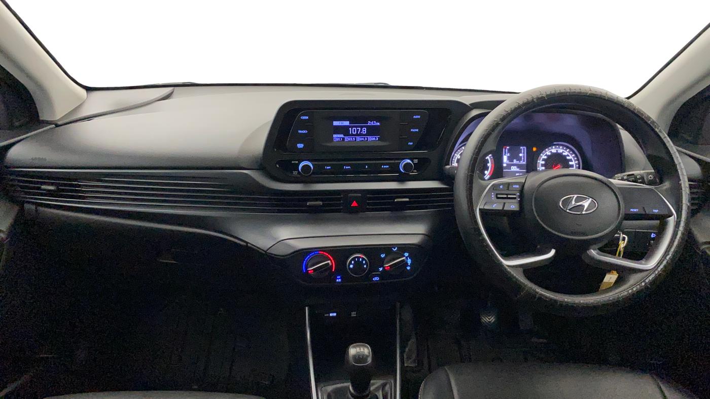 2023 Hyundai NEW I20 MAGNA 1.2 MT, Petrol, Manual, 27,146 km, Dashboard