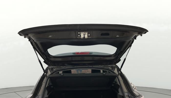 2022 Maruti Grand Vitara ALPHA SMART HYBRID, Petrol, Manual, 1,13,008 km, Boot Door Open