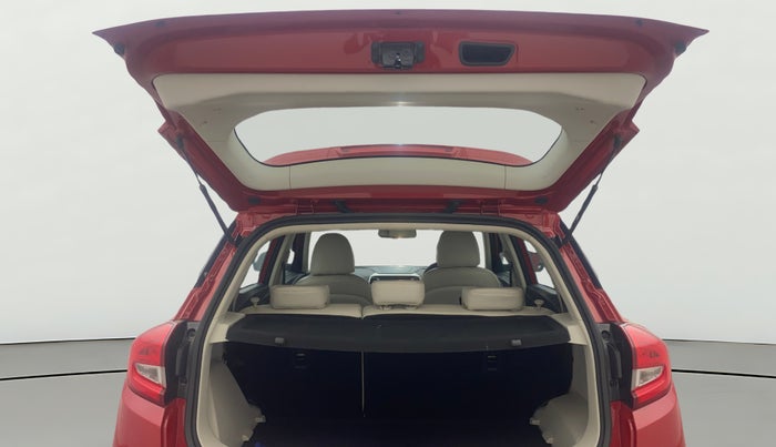 2023 Mahindra XUV300 W8 (O) 1.2 PETROL AMT, Petrol, Automatic, 18,366 km, Boot Door Open