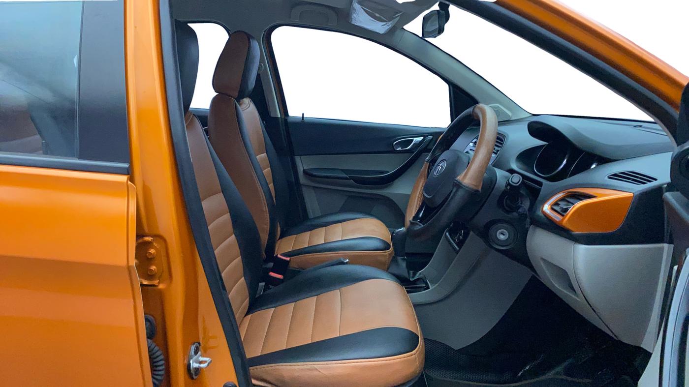 2019 Tata Tiago XZ PLUS PETROL, Petrol, Manual, 31,087 km, Right Side Front Door Cabin