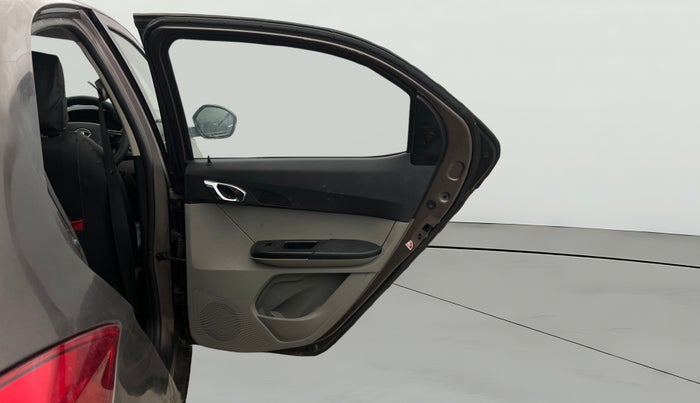 2019 Tata Tiago XZ PETROL, CNG, Manual, 1,13,145 km, RHS Rear Door
