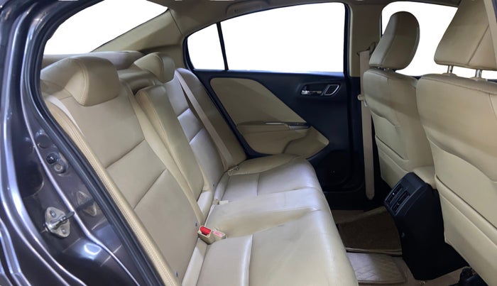 2017 Honda City 1.5L I-VTEC VX CVT, Petrol, Automatic, 1,01,148 km, Right Side Rear Door Cabin