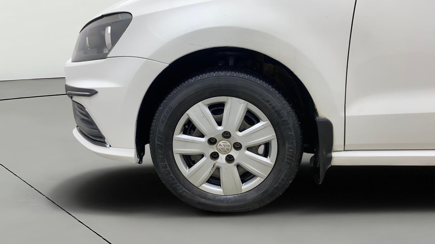 2017 Volkswagen Ameo TRENDLINE 1.5L, Diesel, Manual, 1,30,843 km, Left Front Wheel