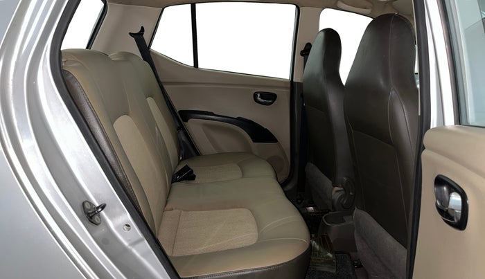 2015 Hyundai i10 SPORTZ 1.1, Petrol, Manual, 33,960 km, Right Side Rear Door Cabin